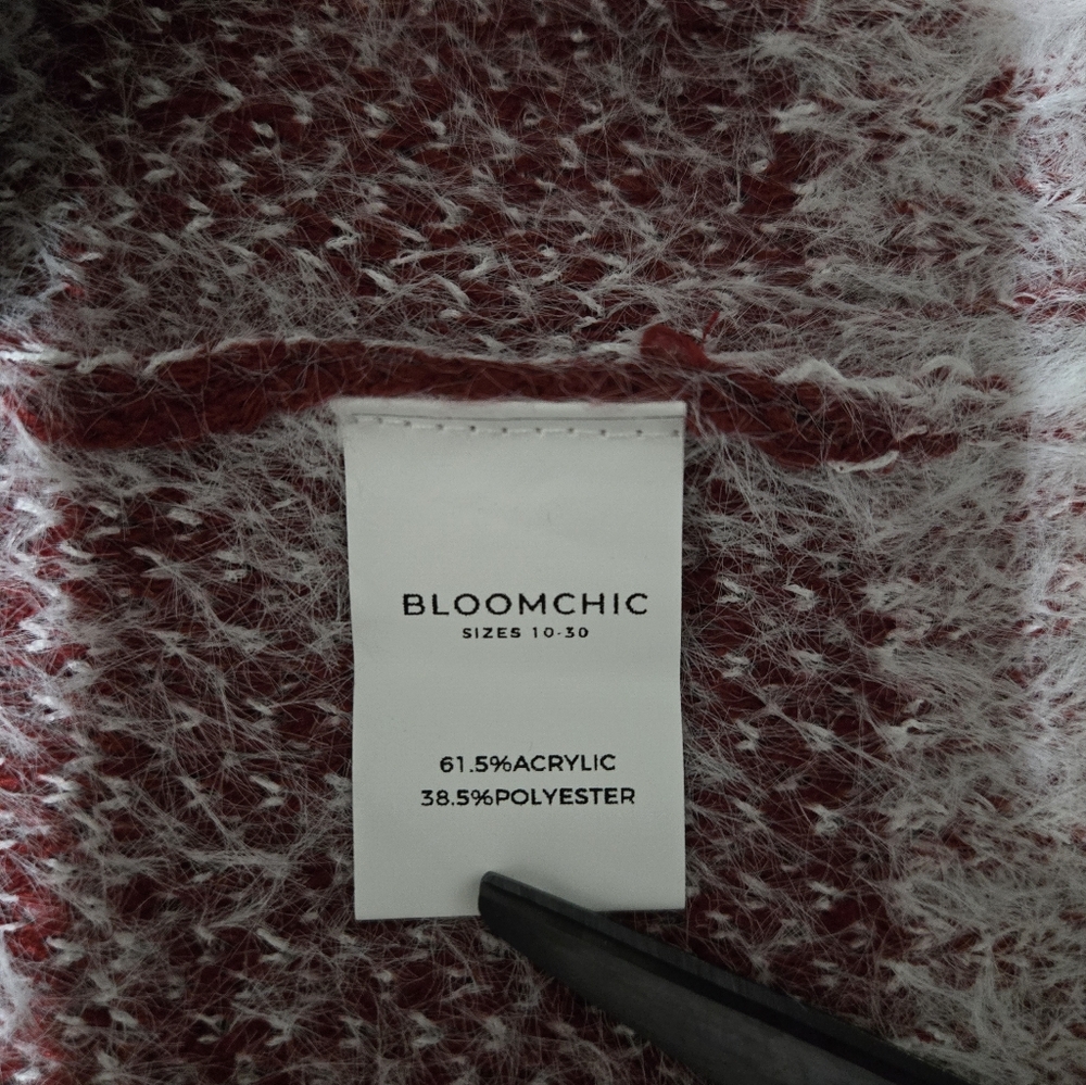 BLOOMCHIC Red White Plaid Cardigan Sweater Buttoned Fuzzy Knit Size 22 / 24 - Picture 12 of 15